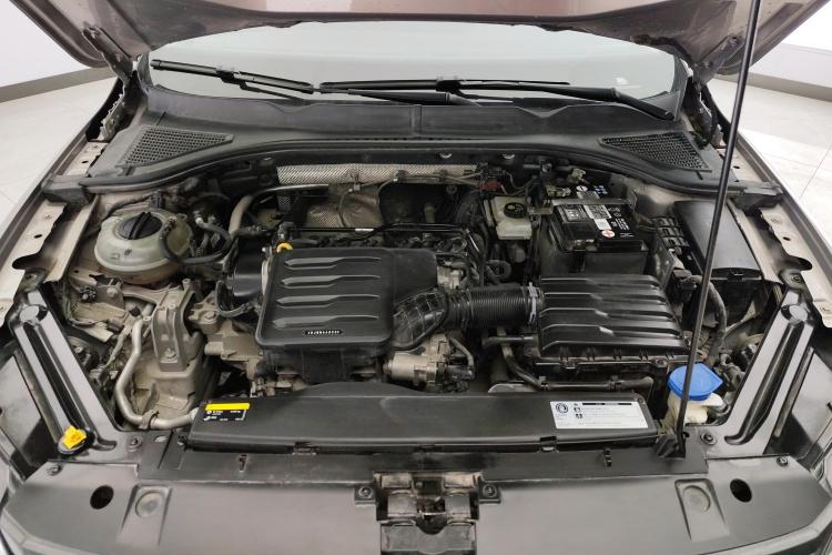 大众 宝来 2019款 1.5L 自动时尚型机舱底盘24