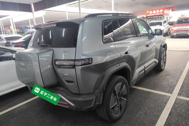 方程豹 钛3 2025款 501KM 四驱智驾Ultra版车身外观7