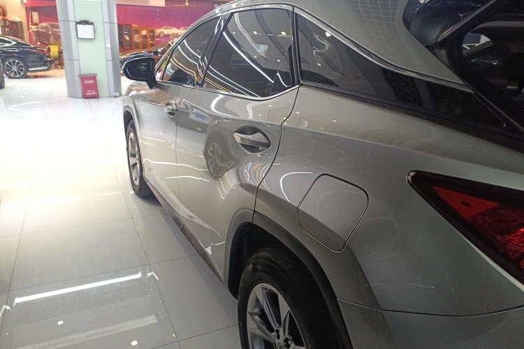 雷克萨斯RX 2016款 300 两驱舒适版 国VI车身外观4