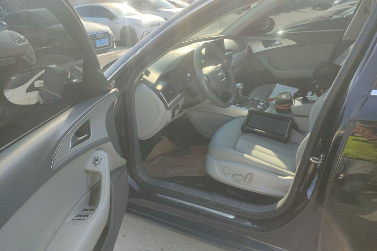 奥迪A6L 2014款 TFSI 标准型中控内饰20