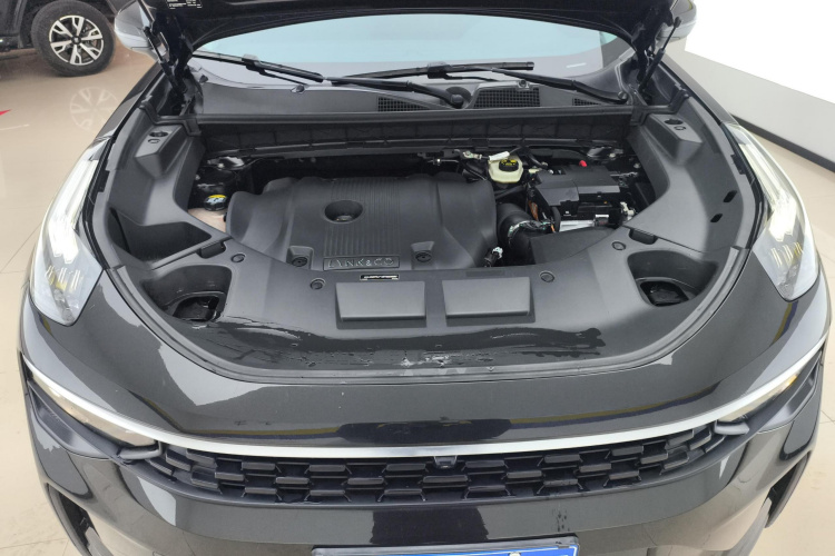 领克01 2021款 2.0TD 两驱型Pro机舱底盘24