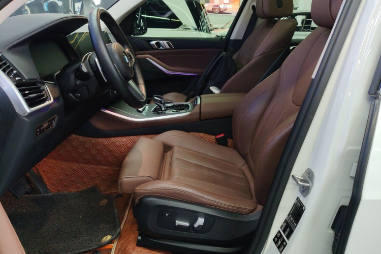 宝马X5(进口) 2021款 改款 xDrive30i M运动套装中控内饰19