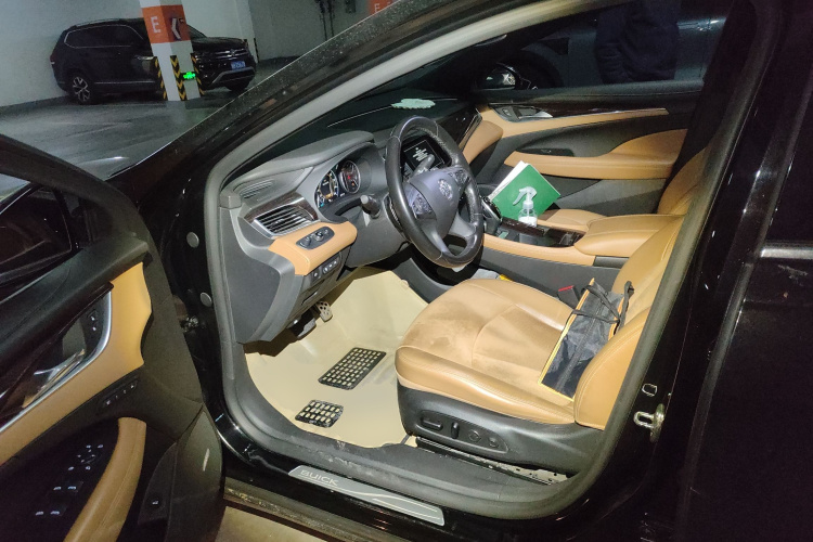 别克 君越 2016款 28T 豪华型中控内饰20