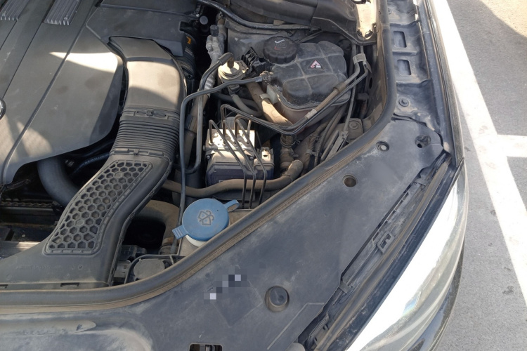 奔驰GLE 2018款 GLE 320 4MATIC 动感型臻藏版机舱底盘26