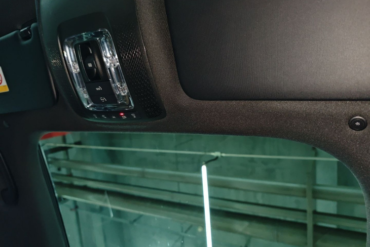 奔驰GLB 2021款 GLB 200 动感型局部细节9002