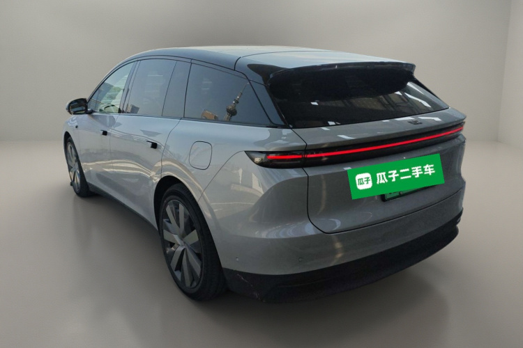 理想汽车 理想i6 2025款 四驱标准型车身外观5