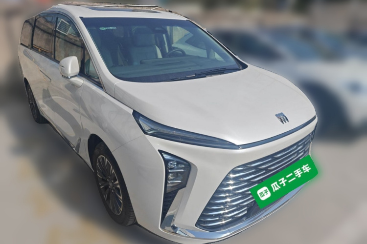 别克GL8 2025款 陆尊 尊享版车身外观3