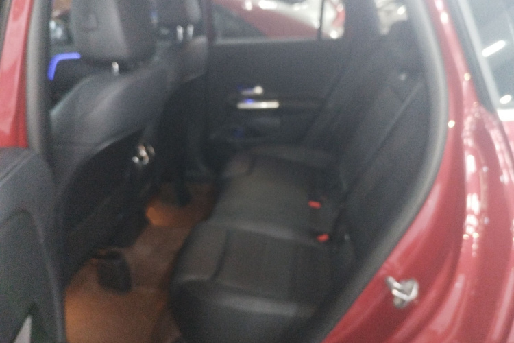 奔驰GLA 2022款 改款 GLA 200中控内饰7004