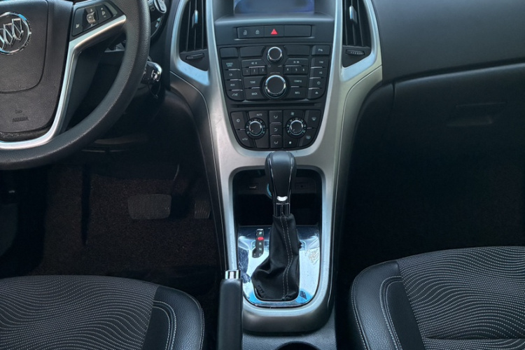 别克 英朗 2013款 XT 1.6L 自动时尚版局部细节16