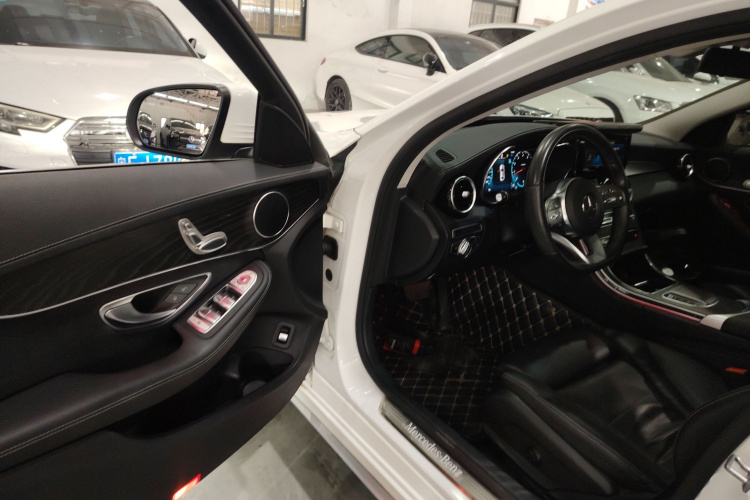 奔驰C级 2021款 C 200 L 时尚型运动版中控内饰7003