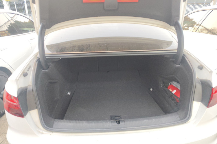 奥迪A4L 2022款 40 TFSI 时尚动感型局部细节23