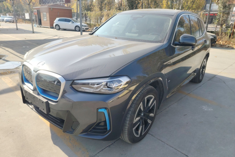 宝马iX3 2022款 领先型车身外观1