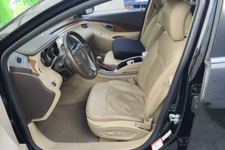 别克 君越 2009款 2.4L豪雅版中控内饰19