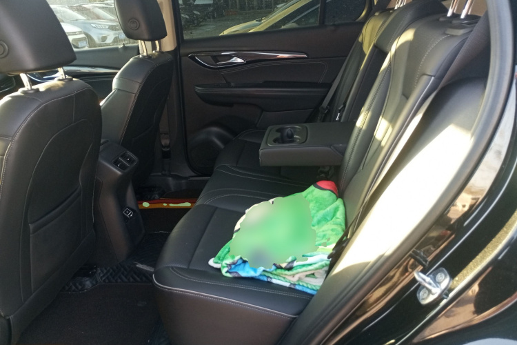 别克 2021款 昂科威Plus 652T 五座豪华型中控内饰7004