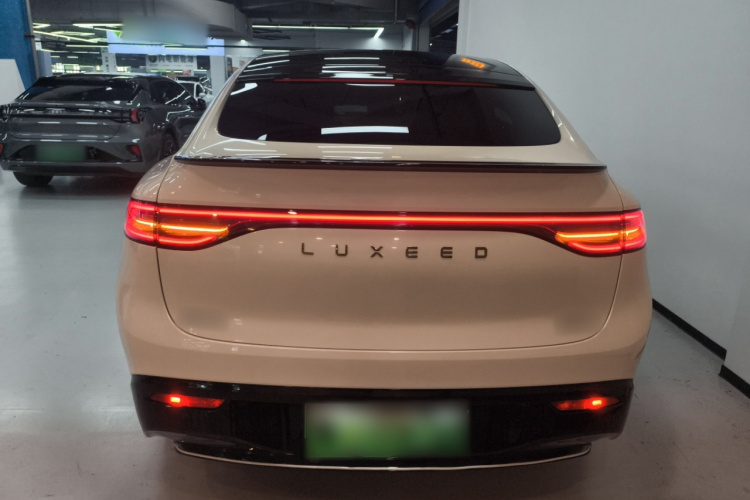 鸿蒙智行 智界R7 2024款 纯电 667km Pro车身外观6004