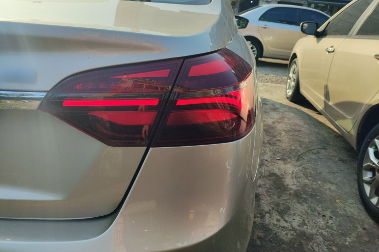 吉利汽车 帝豪 2018款 1.5L CVT向上互联版车身外观6006