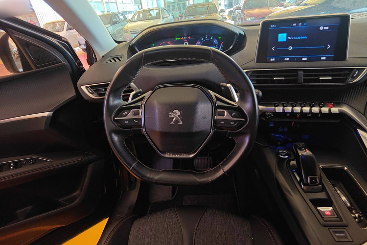 标致5008 2017款 380THP 7座精英版局部细节13