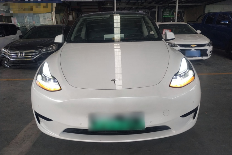 特斯拉 Model Y 2022款 后轮驱动版车身外观2