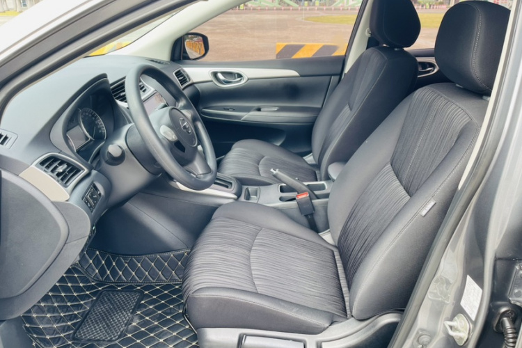 日产 轩逸 2022款 经典 1.6XE CVT舒适版中控内饰7003