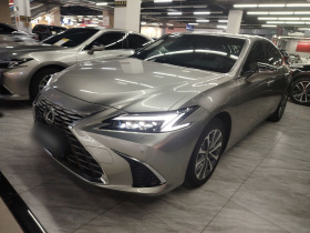 雷克萨斯ES 2025款 300h 臻享版