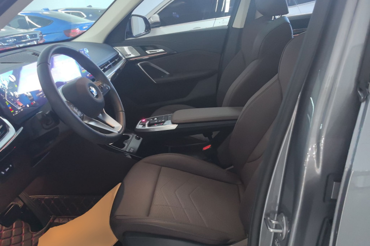 宝马X1 2024款 sDrive25Li X设计套装中控内饰19