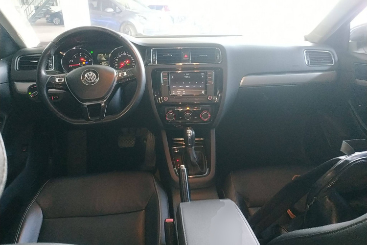 大众 速腾 2017款 1.6L 自动舒适型中控内饰12