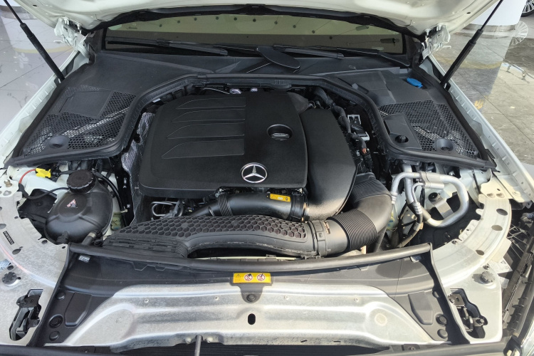 奔驰C级(进口) 2020款 改款 C 200 旅行轿车机舱底盘24