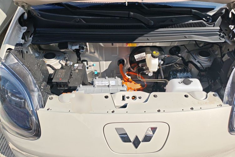 五菱汽车 宏光MINIEV 2025款 四门版 进阶款机舱底盘24