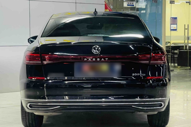 大众 帕萨特 2025款 出众款 380TSI 龙腾版车身外观6004