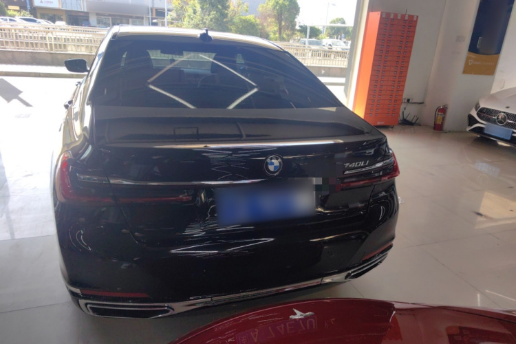 宝马7系 2019款 730Li 豪华套装车身外观6004