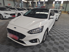 福特 福克斯 2021款 两厢 EcoBoost 180 自动锋潮型