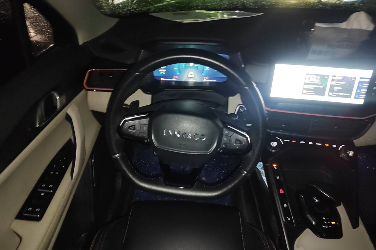 领克06 2020款 1.5T 耀Halo中控内饰13