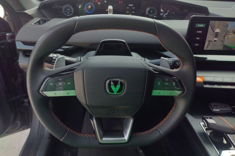 长安UNI-V 2024款 1.5T 尊贵型局部细节13