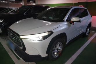 丰田 卡罗拉锐放 2022款 2.0L 豪华版