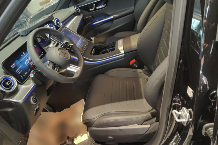 奔驰C级新能源 2025款 C 350 eL中控内饰19