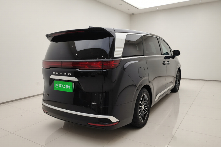 腾势D9 2022款 DM-i 1040 尊贵型车身外观7