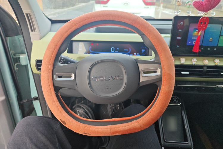 吉利银河 2023款 熊猫mini 120km 超萌熊中控内饰13