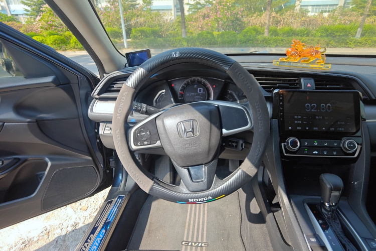 本田 思域 2016款 180TURBO CVT舒适版局部细节13