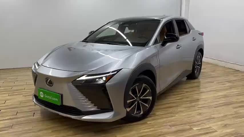 雷克萨斯RZ 2023款 450e 四驱纵享版实拍1