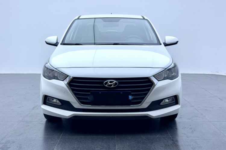 现代 悦纳 2016款 1.4L 自动炫酷版GLS车身外观6004