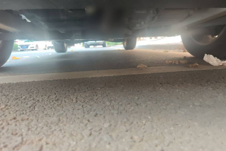 Jeep 自由光 2017款 2.0L 优越版局部细节9008