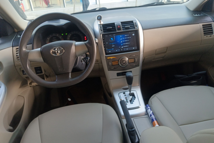 丰田 卡罗拉 2011款 1.8L CVT GL-i中控内饰7002