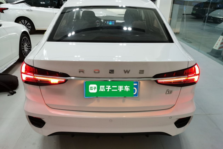 荣威i5 2021款 1.5L CVT铂金版车身外观6