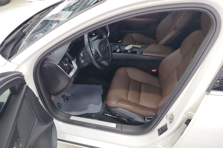 沃尔沃S60 2022款 B4 智逸豪华版中控内饰20