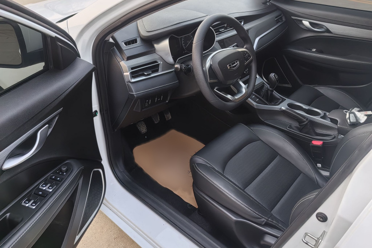 吉利汽车 帝豪 2021款 UP 1.5L 手动舒适型中控内饰7004