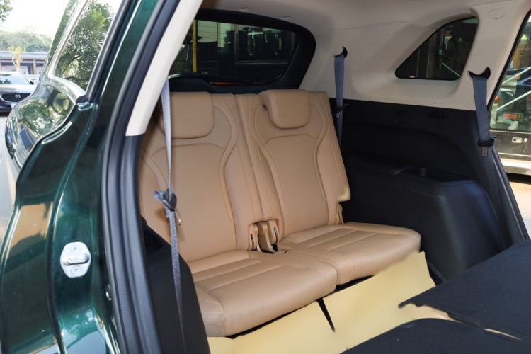 蓝电E5 PLUS 2025款 165km 长续航旅行定制版 7座中控内饰7010