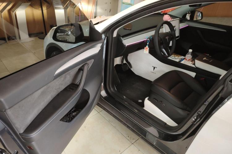 特斯拉 Model Y 2024款 后轮驱动版中控内饰7003