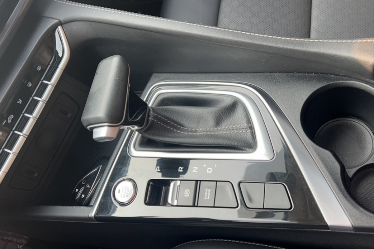 长安 逸动 2020款 PLUS 蓝鲸NE 1.4T GDI DCT尊贵型局部细节18