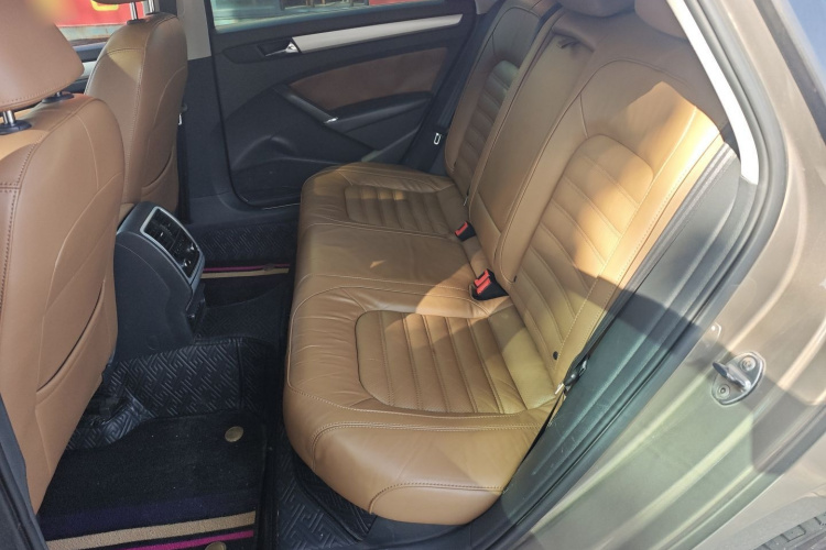 大众 帕萨特 2014款 2.0TSI DSG御尊版中控内饰21