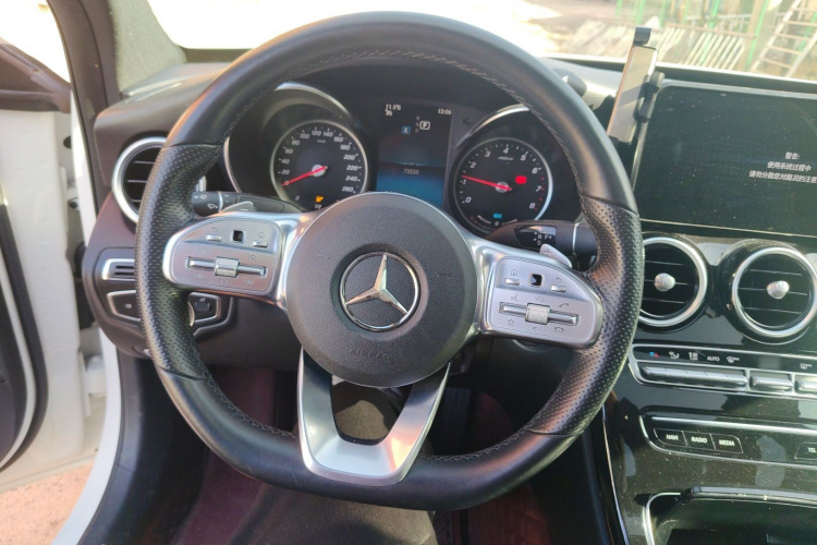 奔驰C级 2019款 C 260 运动版 4MATIC中控内饰13
